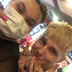 Meet your Posher, Fayth